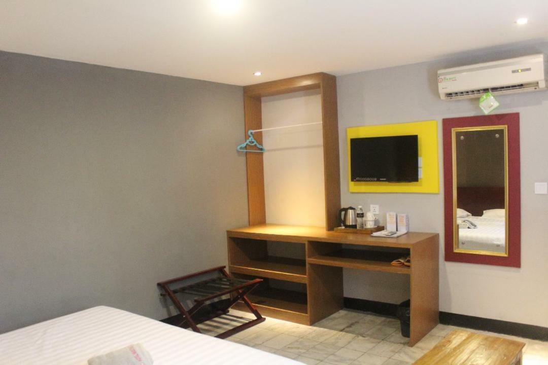 Hotel Mustika Senen Jakarta Extérieur photo