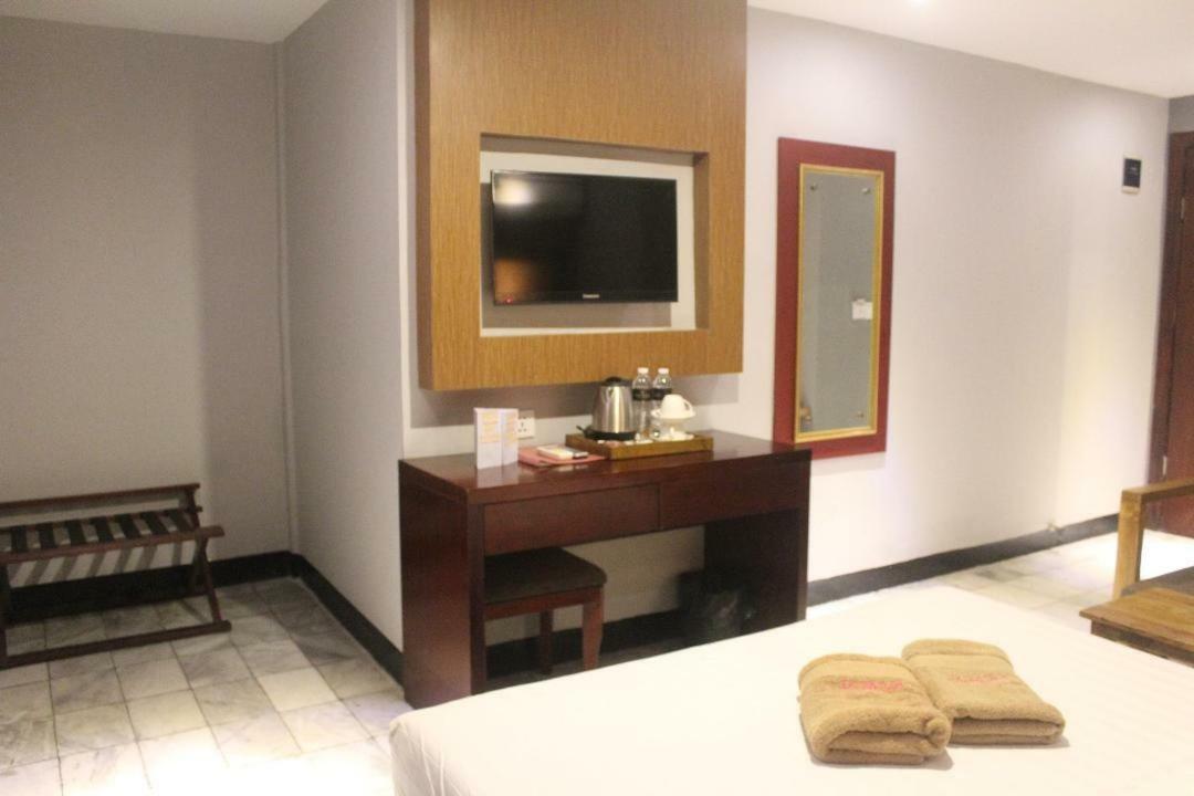 Hotel Mustika Senen Jakarta Extérieur photo